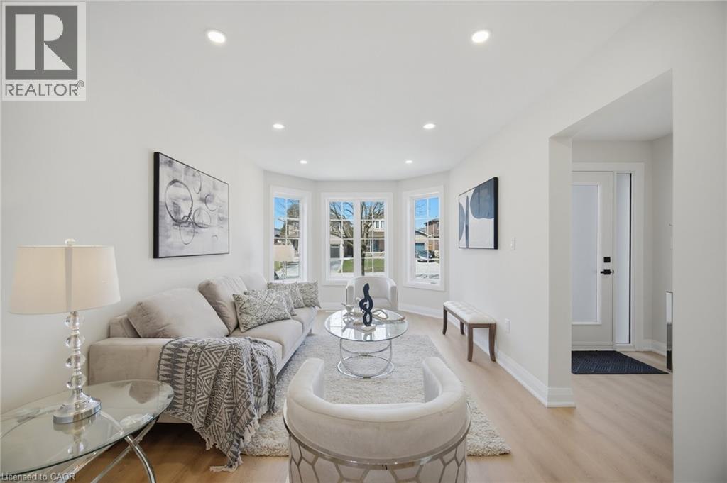 11 WESSENGER Drive, Barrie, Ontario, L4N8R8 — Photo 5