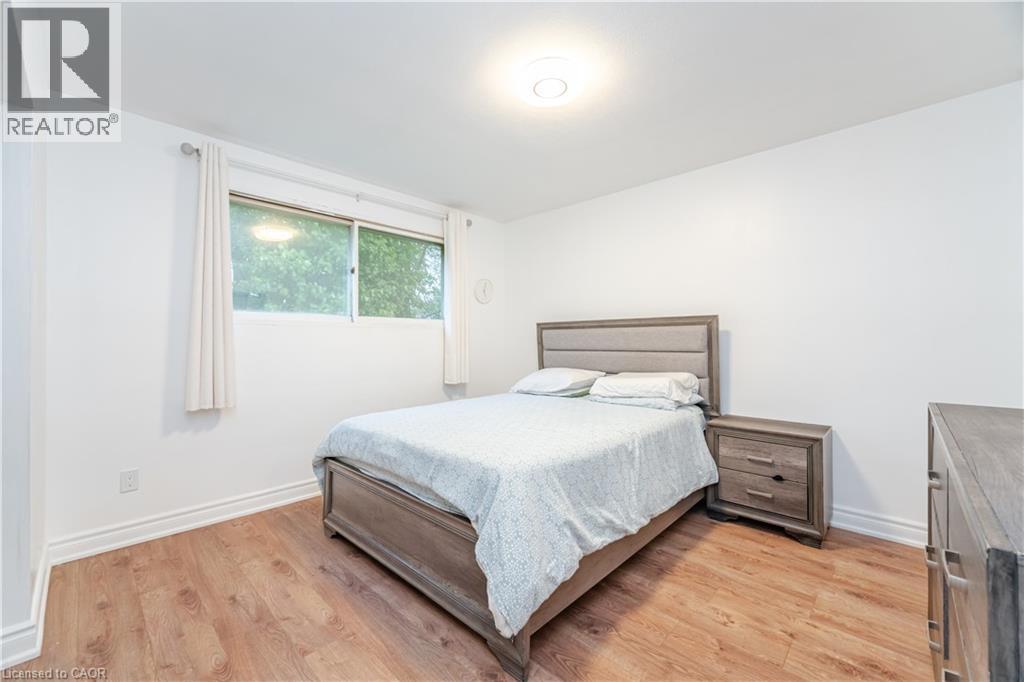 297 MOHAWK Road W, Hamilton, Ontario, L9C1W2 — Photo 16