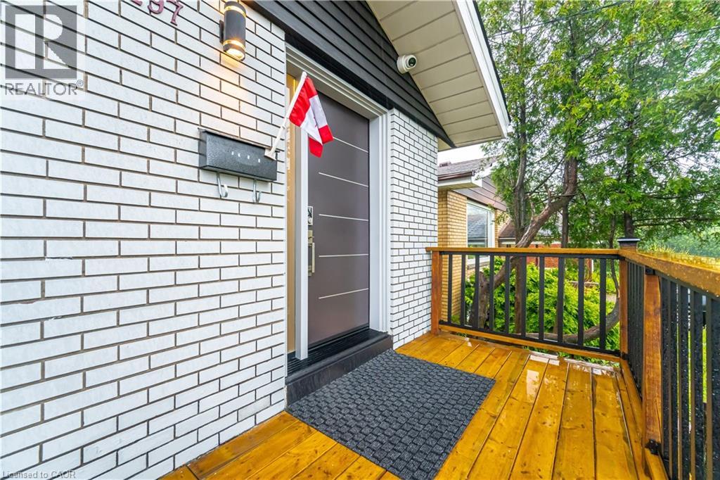 297 MOHAWK Road W, Hamilton, Ontario, L9C1W2 — Photo 4