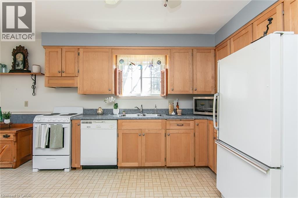 70 INWOOD Crescent, Kitchener, Ontario, N2M2M1 — Photo 14