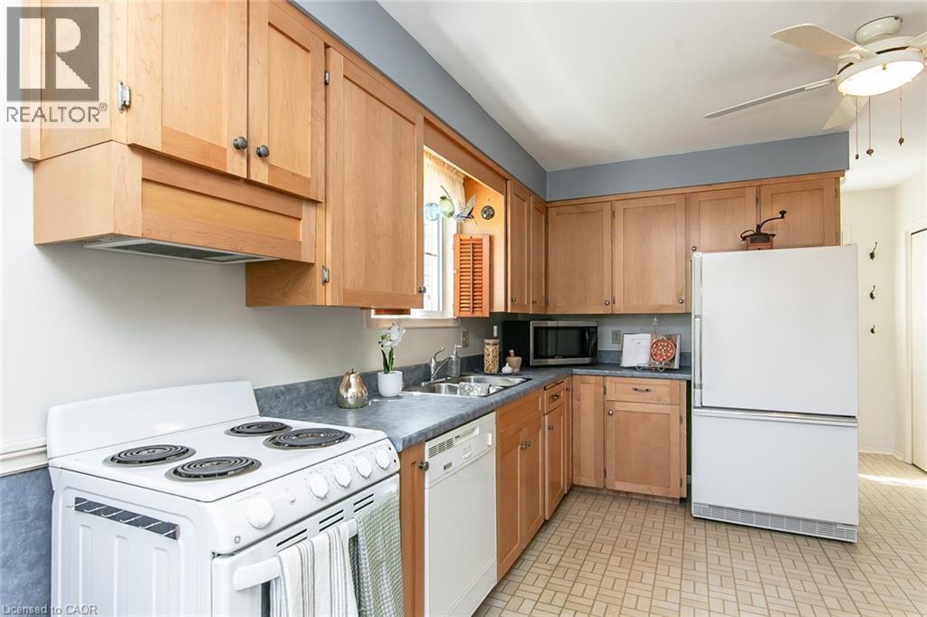 70 INWOOD Crescent, Kitchener, Ontario, N2M2M1 — Photo 19