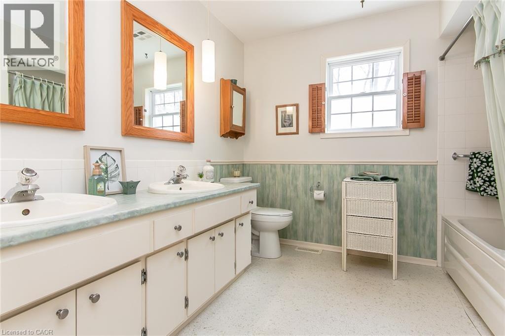 70 INWOOD Crescent, Kitchener, Ontario, N2M2M1 — Photo 35