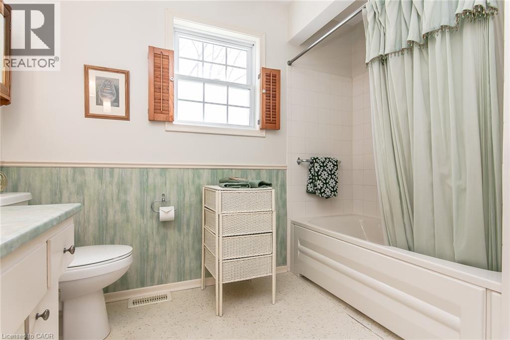 70 INWOOD Crescent, Kitchener, Ontario, N2M2M1 — Photo 36