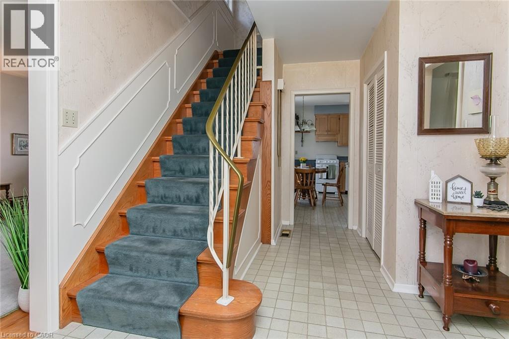 70 INWOOD Crescent, Kitchener, Ontario, N2M2M1 — Photo 8