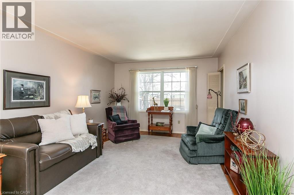 70 INWOOD Crescent, Kitchener, Ontario, N2M2M1 — Photo 9