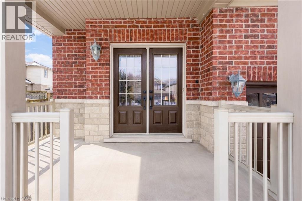 145 REDTAIL Street, Kitchener, Ontario, N2K4J5 — Photo 2