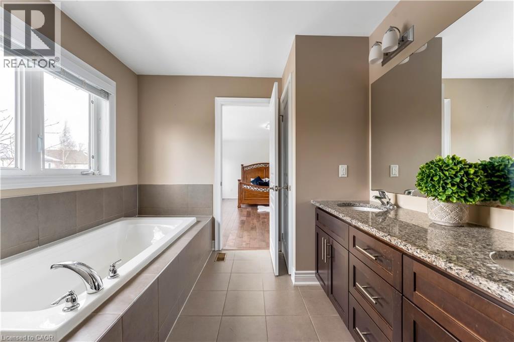 145 REDTAIL Street, Kitchener, Ontario, N2K4J5 — Photo 24