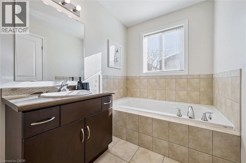 30 VIPOND Street, Guelph, Ontario, N1E0G9 — Photo 9