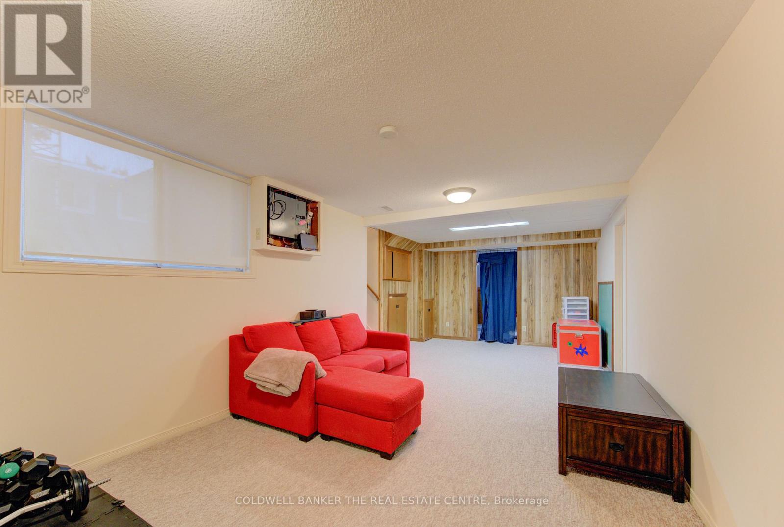 98 SHEA CRESCENT, Kitchener, Ontario, N2E1E8 — Photo 16