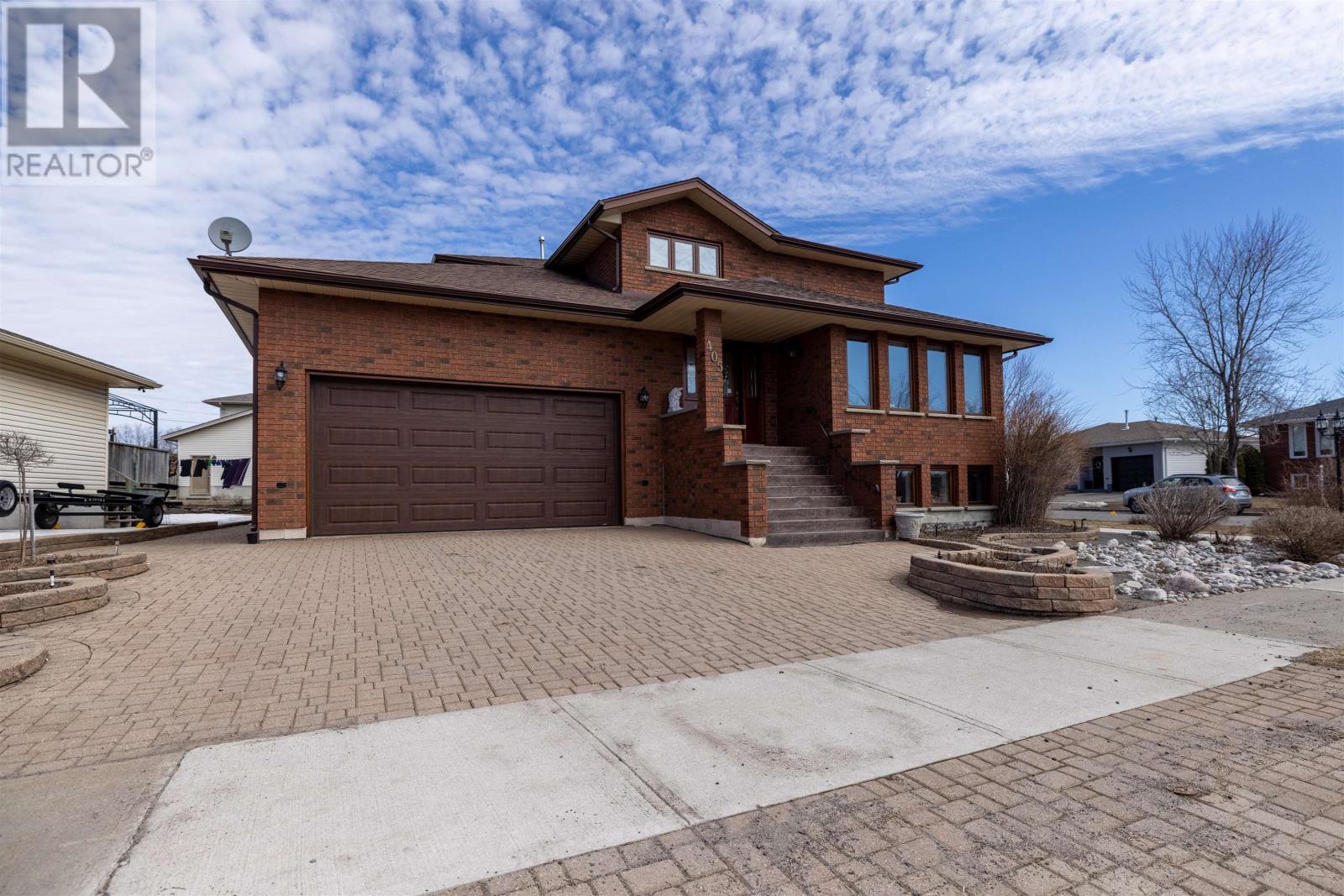 405 Riviera DR, Thunder Bay, Ontario, P7B6K1 — Photo 2