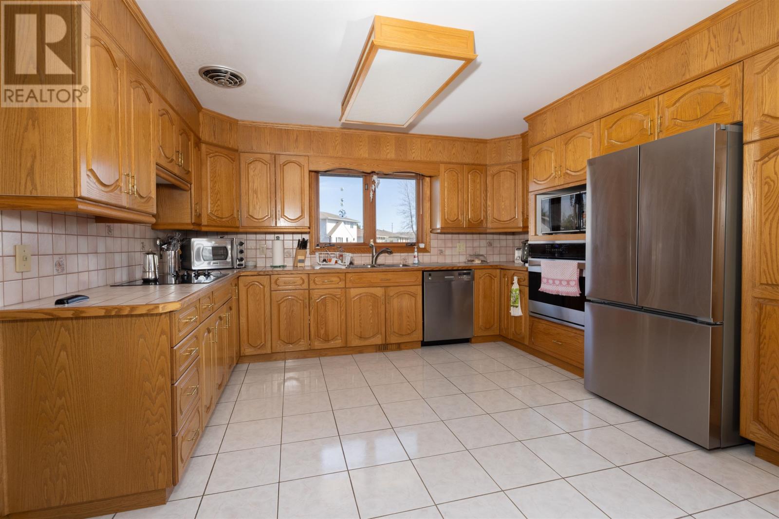 405 Riviera DR, Thunder Bay, Ontario, P7B6K1 — Photo 7