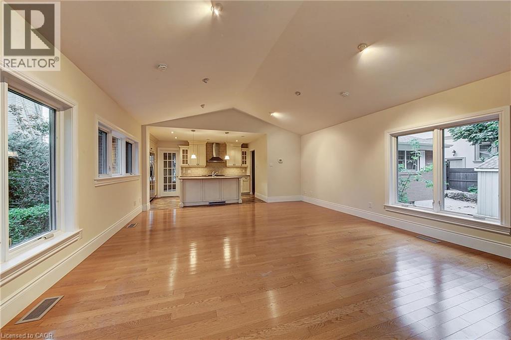 463 AVON Crescent, Oakville, Ontario, L6J2T2 — Photo 12