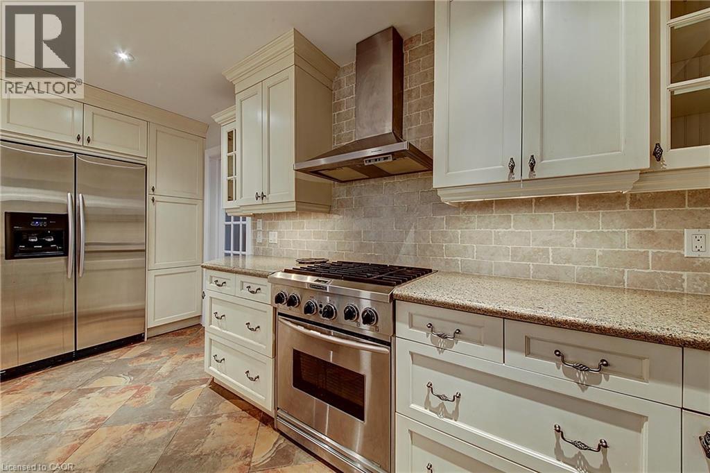 463 AVON Crescent, Oakville, Ontario, L6J2T2 — Photo 7