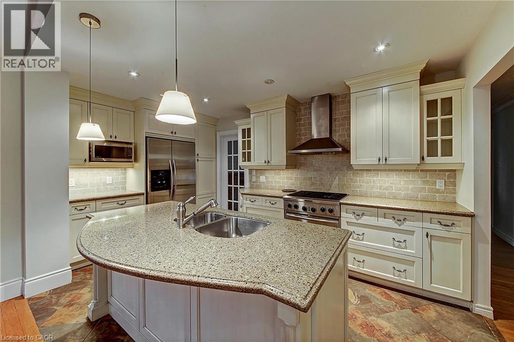 463 AVON Crescent, Oakville, Ontario, L6J2T2 — Photo 8