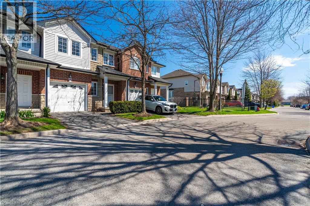 232 STONEHENGE Drive Unit# 26, Ancaster, Ontario, L9K1R5 — Photo 4