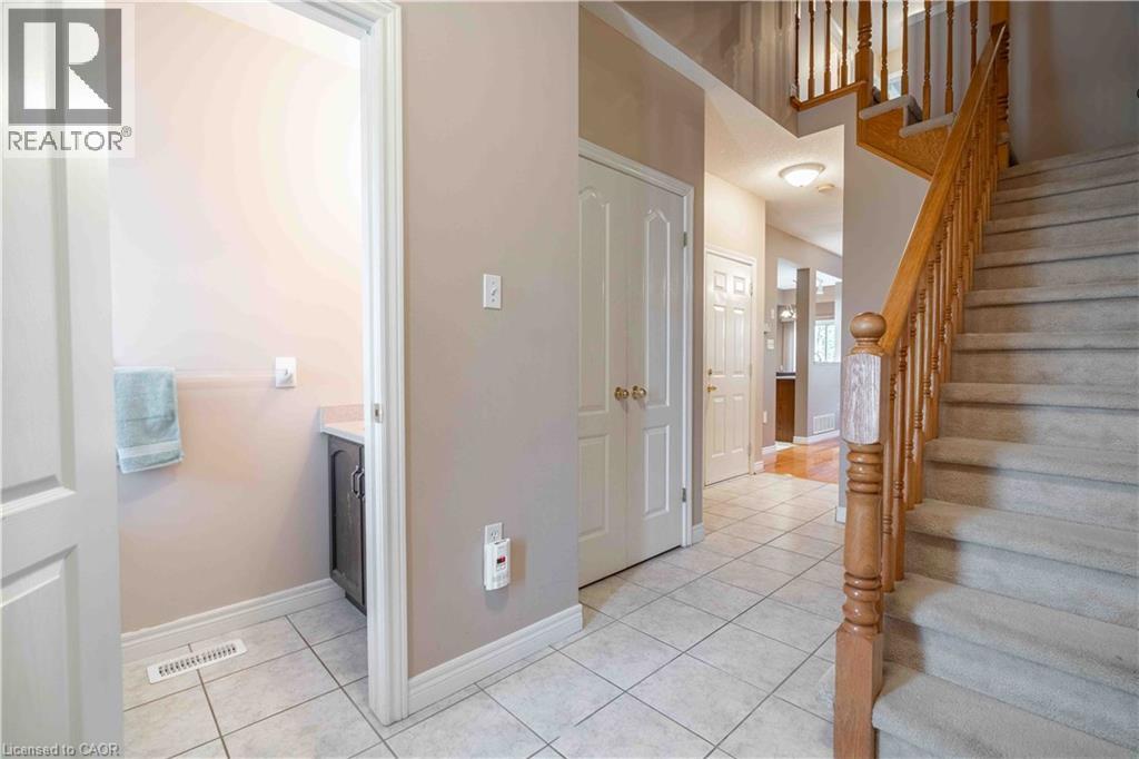 232 STONEHENGE Drive Unit# 26, Ancaster, Ontario, L9K1R5 — Photo 6