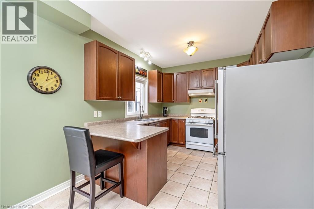 305 TEETZEL Drive, Milton, Ontario, L9T0B1 — Photo 10