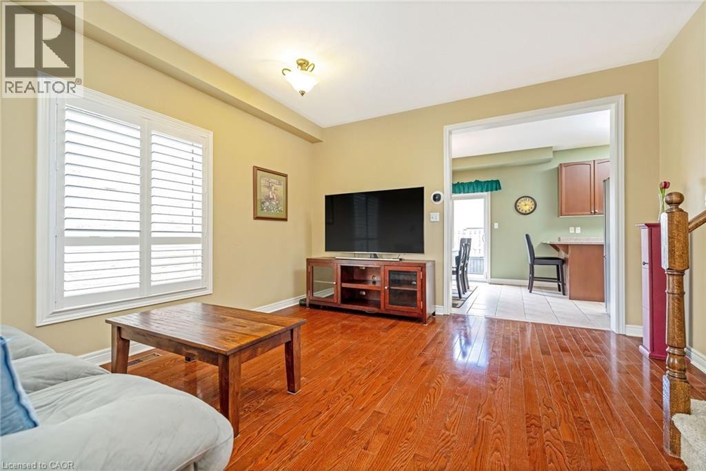 305 TEETZEL Drive, Milton, Ontario, L9T0B1 — Photo 8