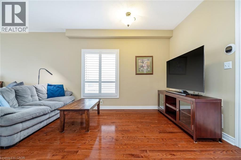 305 TEETZEL Drive, Milton, Ontario, L9T0B1 — Photo 9