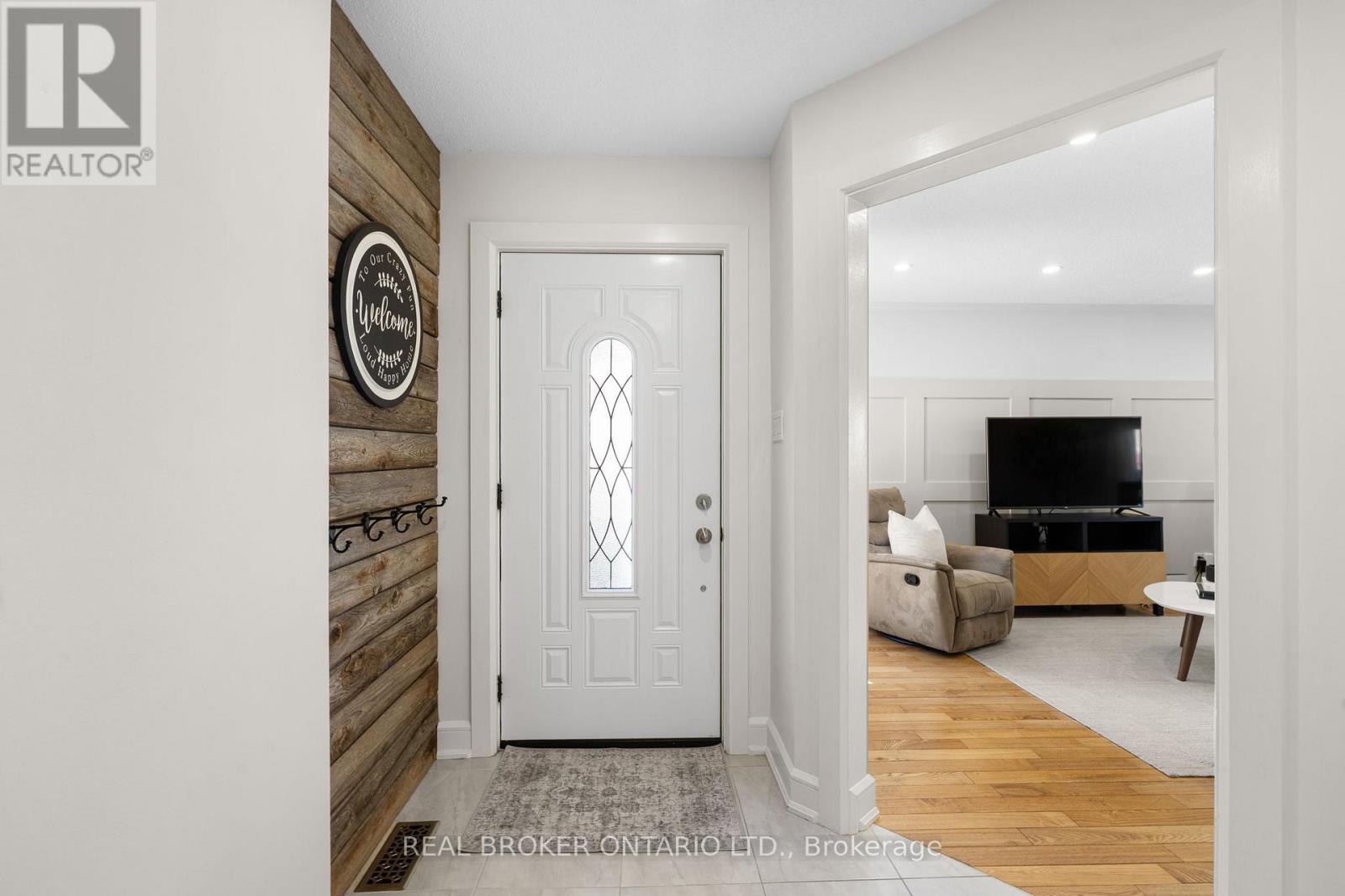 2058 WILDFLOWER DRIVE, Ottawa, Ontario, K1E3R3 — Photo 3