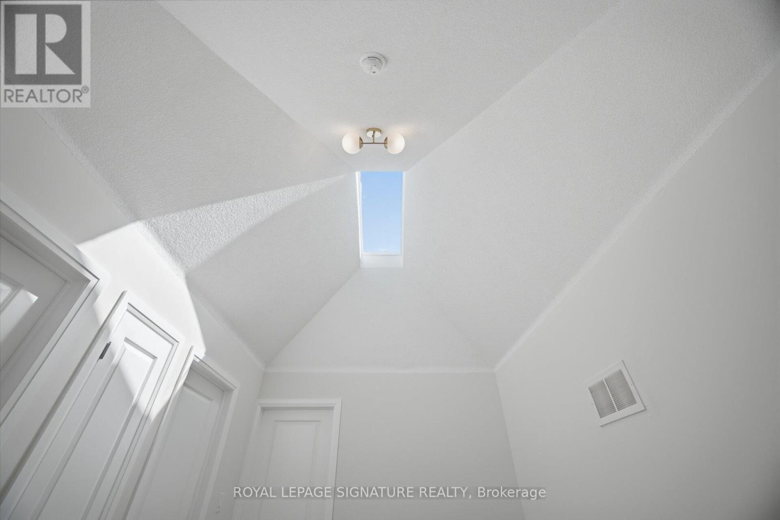 11 WESSENGER DRIVE, Barrie (Holly), Ontario, L4N8R8 — Photo 12