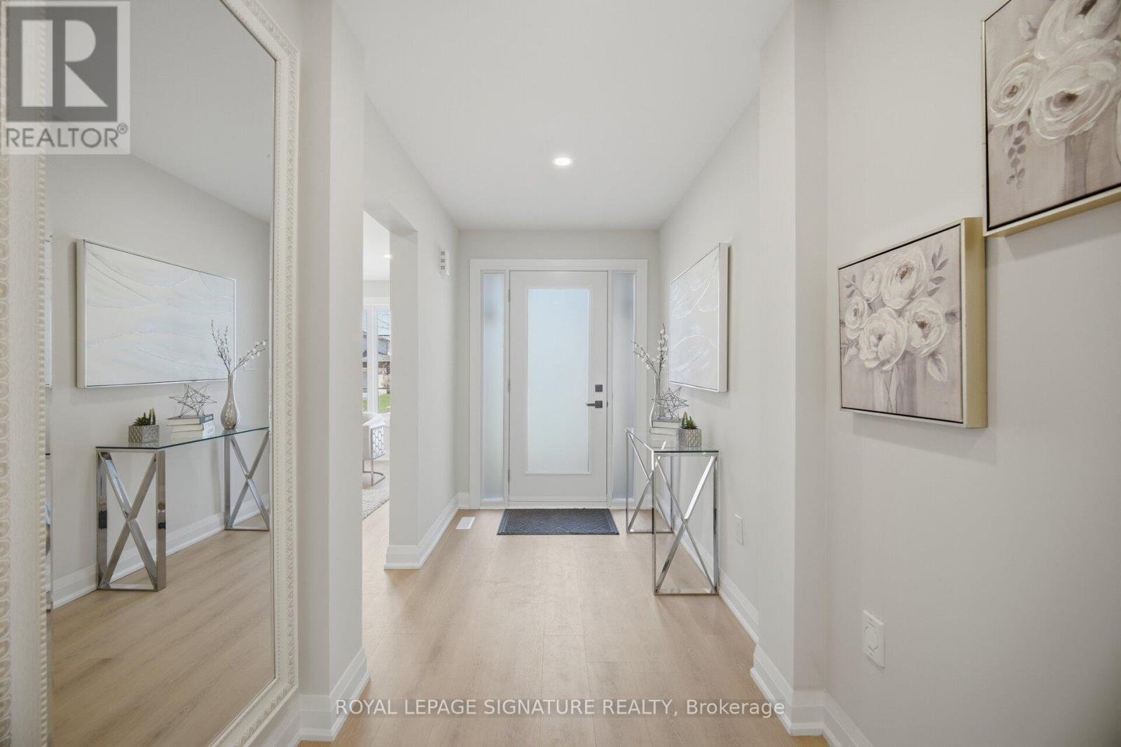 11 WESSENGER DRIVE, Barrie (Holly), Ontario, L4N8R8 — Photo 3