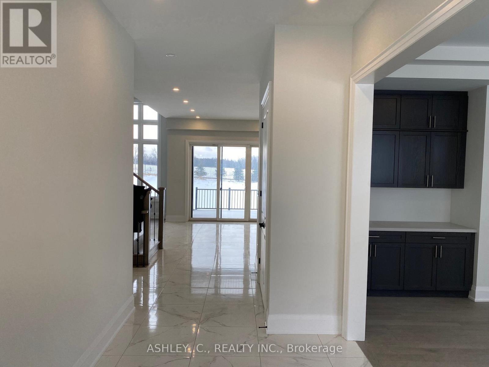 98 WILLIAM CRISP DRIVE, Caledon (Alton), Ontario, L7K2R7 — Photo 4