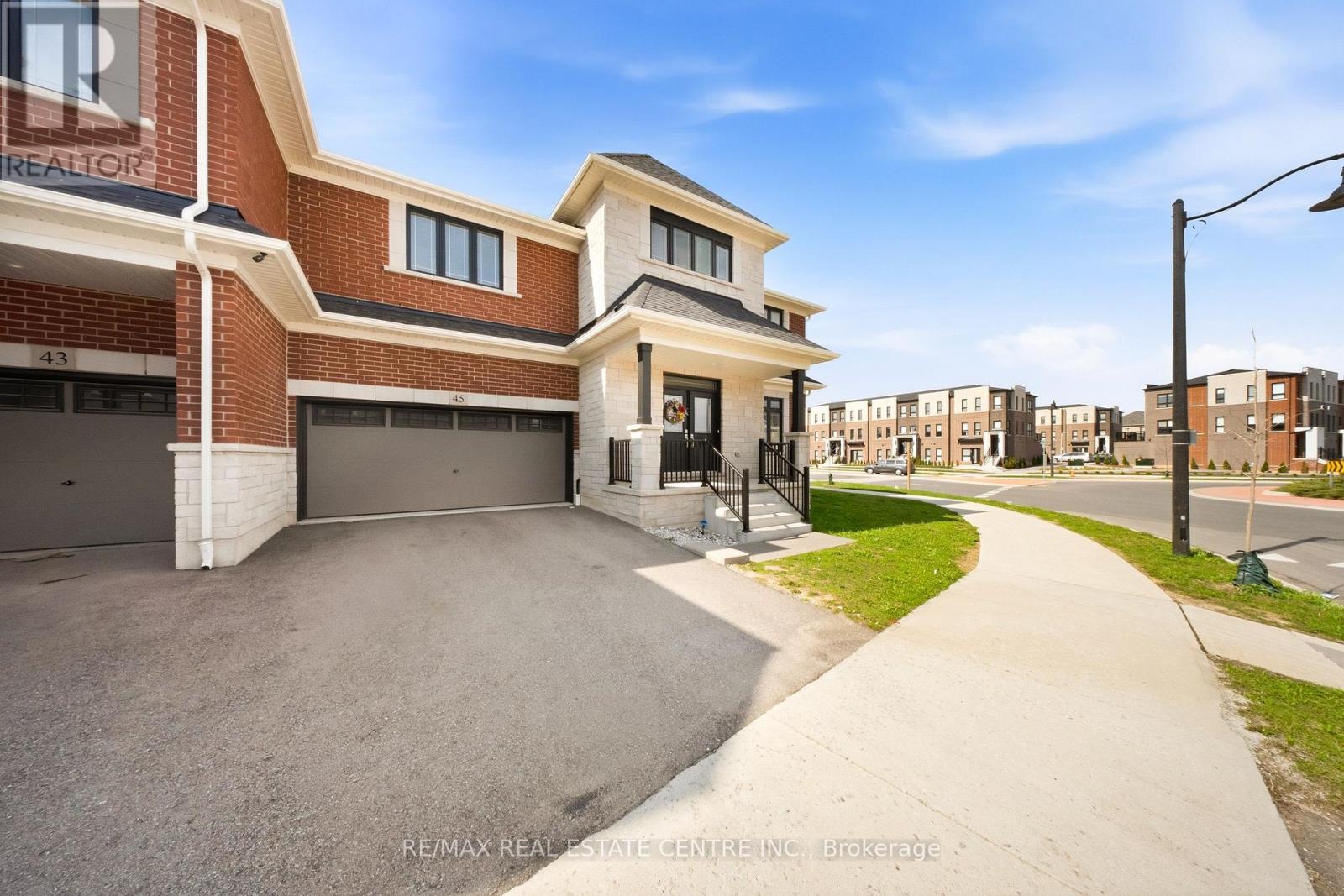 45 GREAT FALLS BOULEVARD, Hamilton (Waterdown), Ontario, L8B1X8 — Photo 4