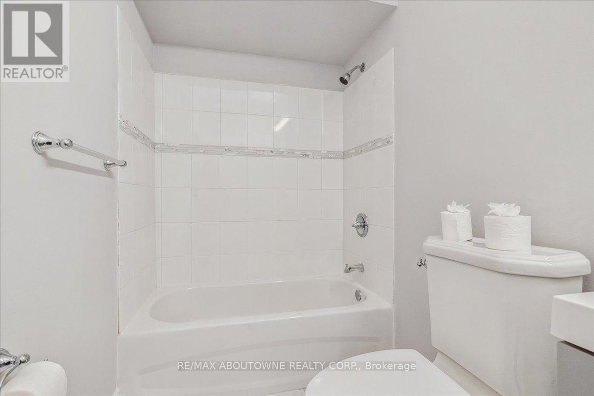 UPPER - 93 EAST 31ST STREET E, Hamilton (Raleigh), Ontario, L9V3N9 — Photo 7