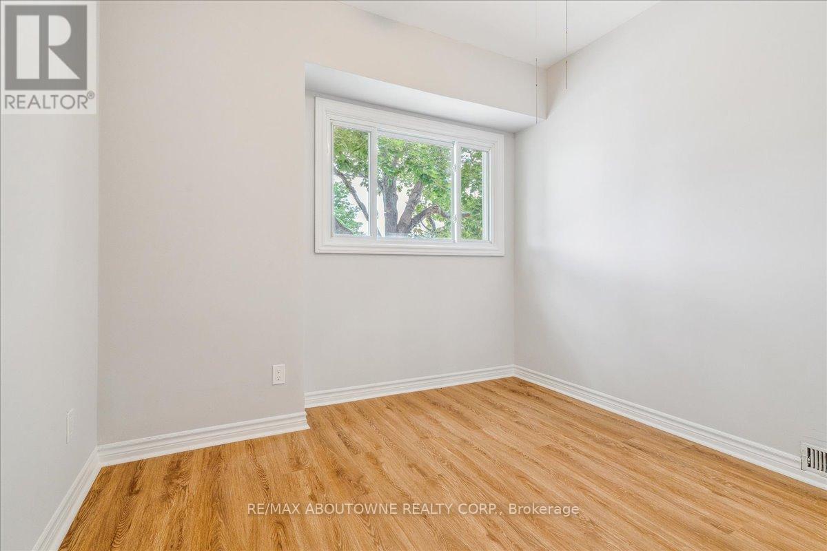 UPPER - 93 EAST 31ST STREET E, Hamilton (Raleigh), Ontario, L9V3N9 — Photo 9