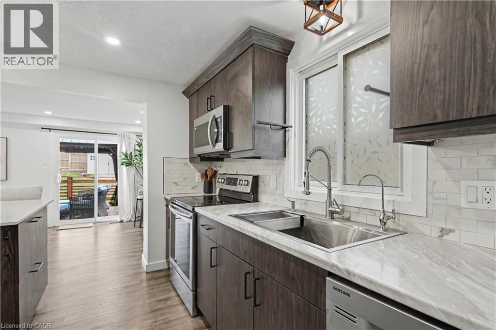 7 WYCLIFFE Place, Kitchener, Ontario, N2M5J6 — Photo 10