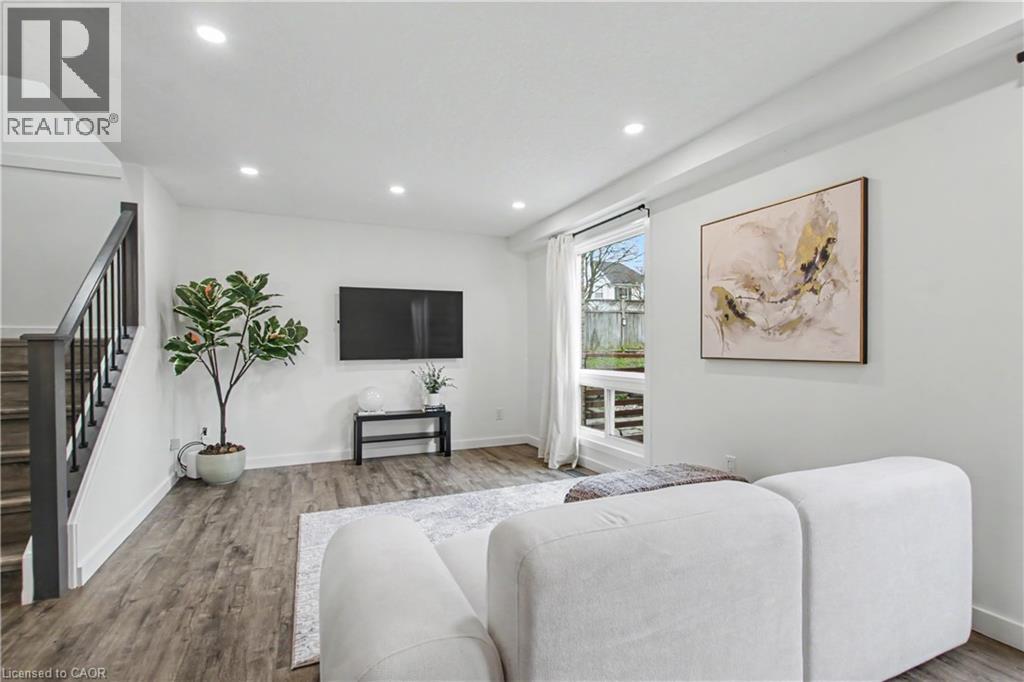 7 WYCLIFFE Place, Kitchener, Ontario, N2M5J6 — Photo 17