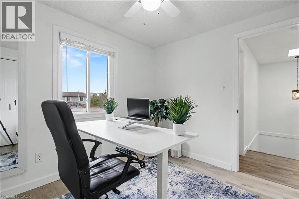 7 WYCLIFFE Place, Kitchener, Ontario, N2M5J6 — Photo 23