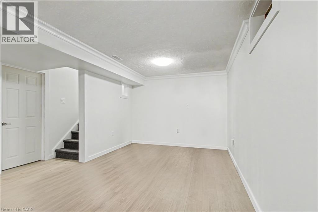 7 WYCLIFFE Place, Kitchener, Ontario, N2M5J6 — Photo 29