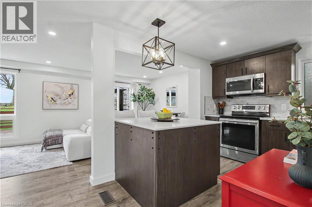 7 WYCLIFFE Place, Kitchener, Ontario, N2M5J6 — Photo 9