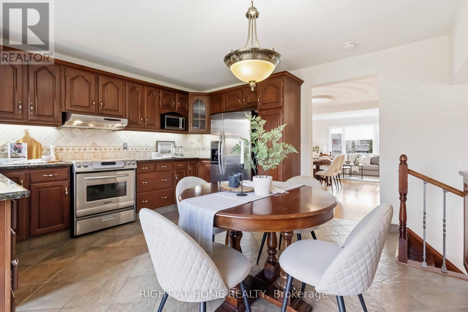 313 PRESTON DRIVE, Oshawa (McLaughlin), Ontario, L1J6Y6 — Photo 11