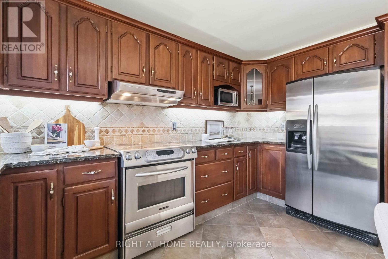 313 PRESTON DRIVE, Oshawa (McLaughlin), Ontario, L1J6Y6 — Photo 16