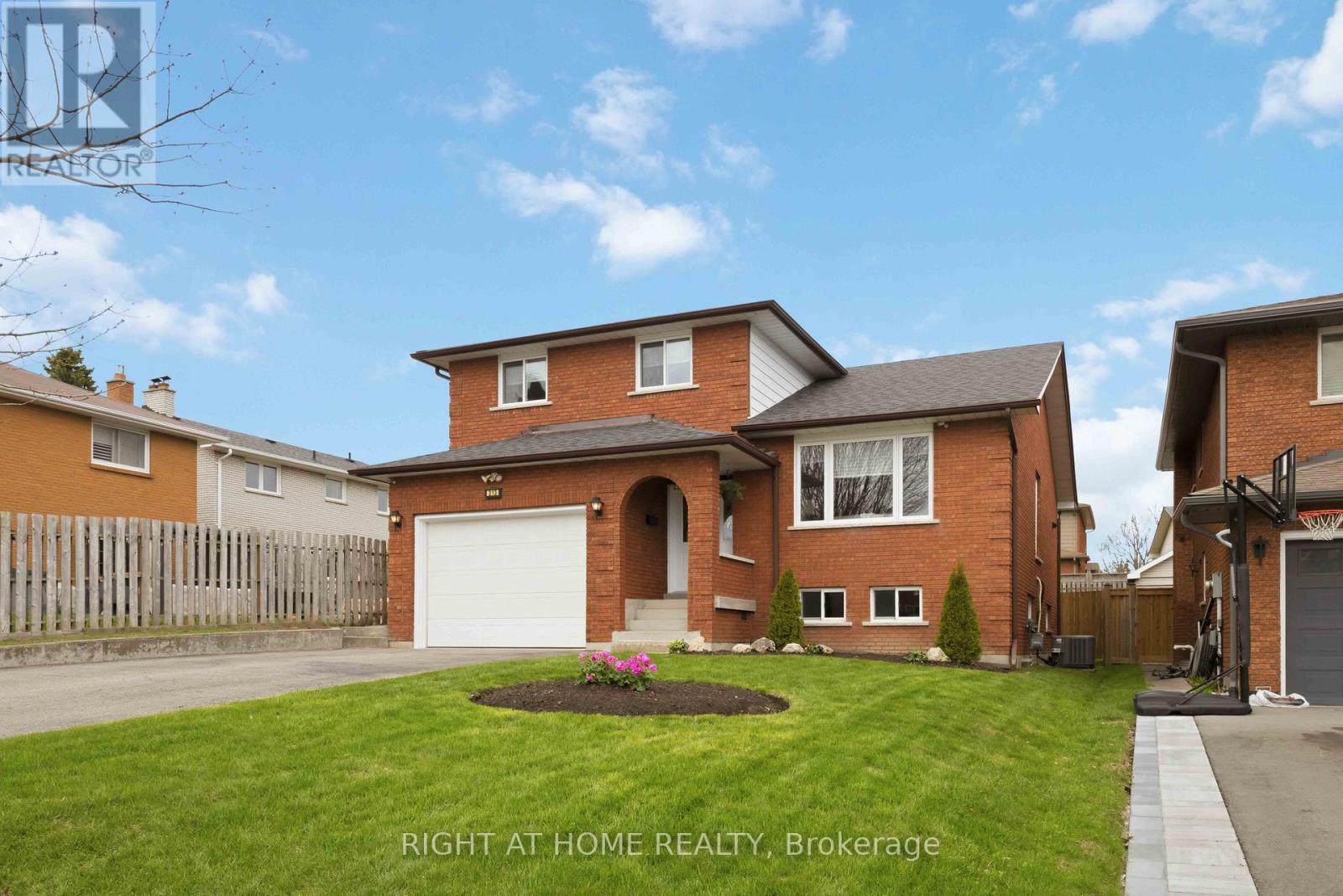 313 PRESTON DRIVE, Oshawa (McLaughlin), Ontario, L1J6Y6 — Photo 2