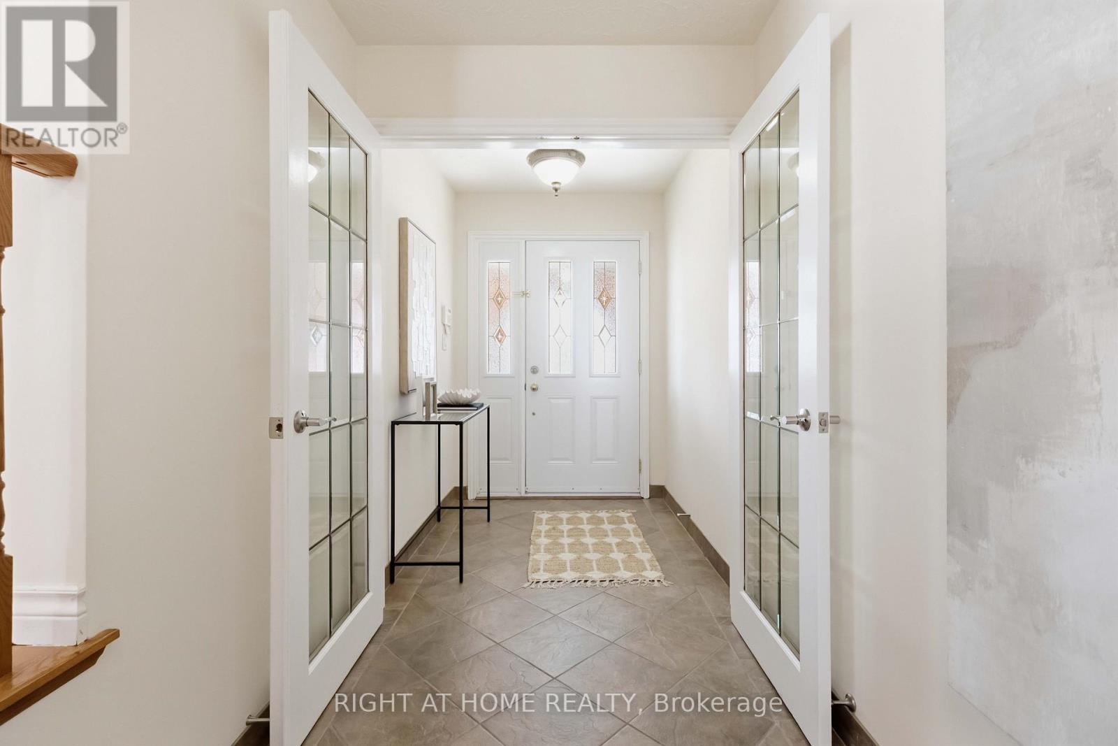 313 PRESTON DRIVE, Oshawa (McLaughlin), Ontario, L1J6Y6 — Photo 3