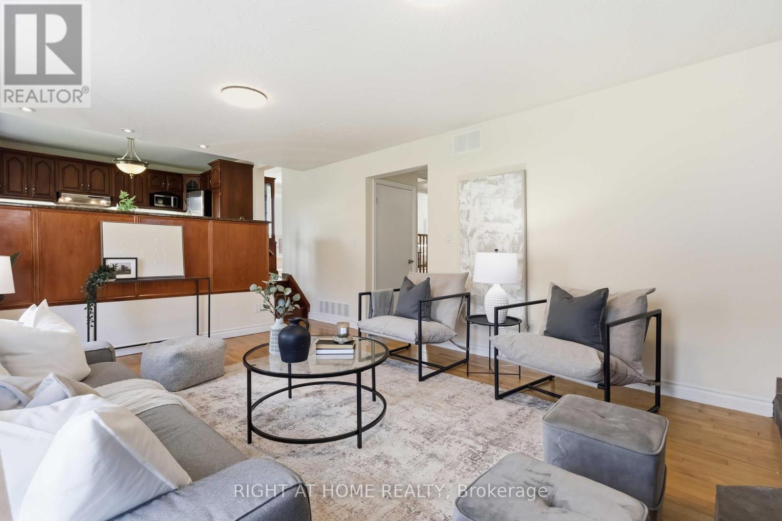 313 PRESTON DRIVE, Oshawa (McLaughlin), Ontario, L1J6Y6 — Photo 8