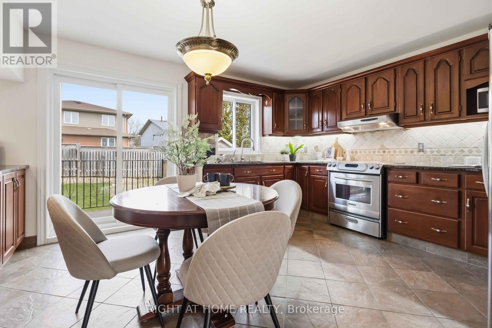 313 PRESTON DRIVE, Oshawa (McLaughlin), Ontario, L1J6Y6 — Photo 9