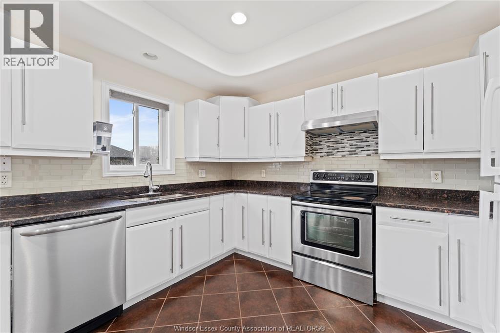 4824 BARCELONA, Windsor, Ontario, N9G3E9 — Photo 12