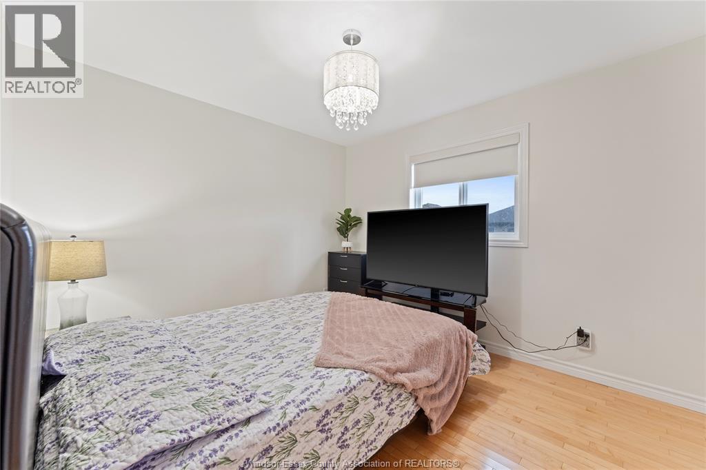 4824 BARCELONA, Windsor, Ontario, N9G3E9 — Photo 20