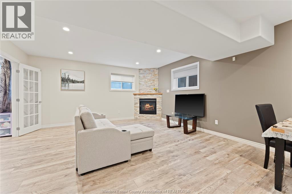 4824 BARCELONA, Windsor, Ontario, N9G3E9 — Photo 29