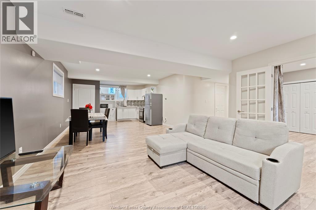 4824 BARCELONA, Windsor, Ontario, N9G3E9 — Photo 30