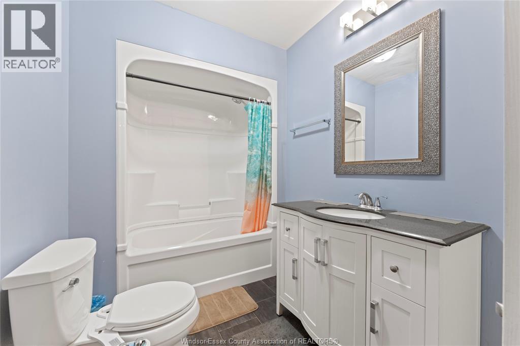 4824 BARCELONA, Windsor, Ontario, N9G3E9 — Photo 32