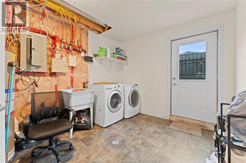 4824 BARCELONA, Windsor, Ontario, N9G3E9 — Photo 34