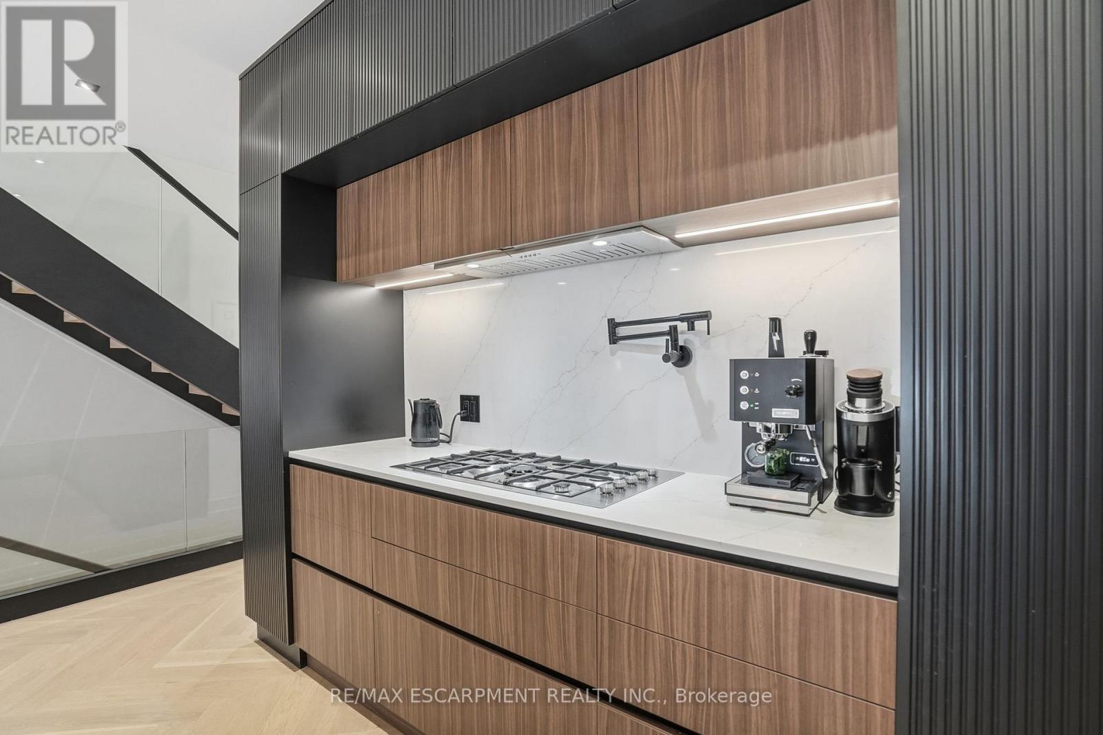 20B BROADVIEW AVENUE, Mississauga (Port Credit), Ontario, L5H2S8 — Photo 15