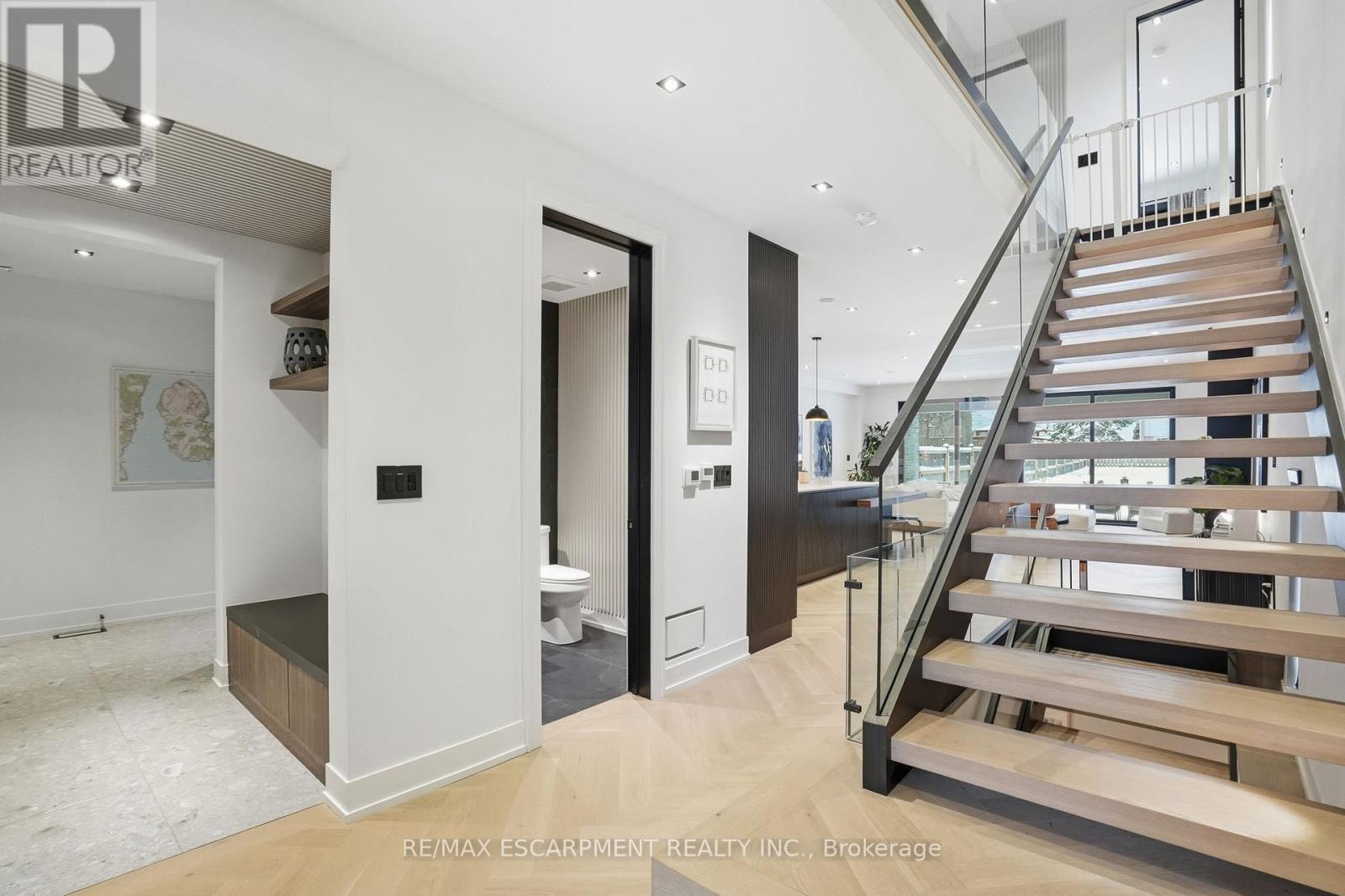 20B BROADVIEW AVENUE, Mississauga (Port Credit), Ontario, L5H2S8 — Photo 18