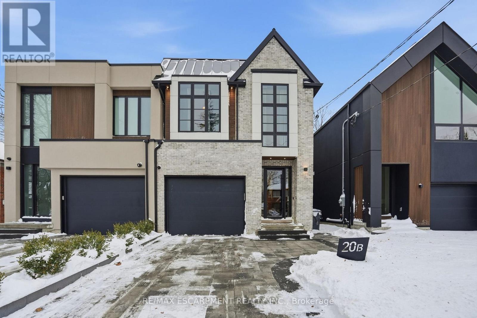 20B BROADVIEW AVENUE, Mississauga (Port Credit), Ontario, L5H2S8 — Photo 2